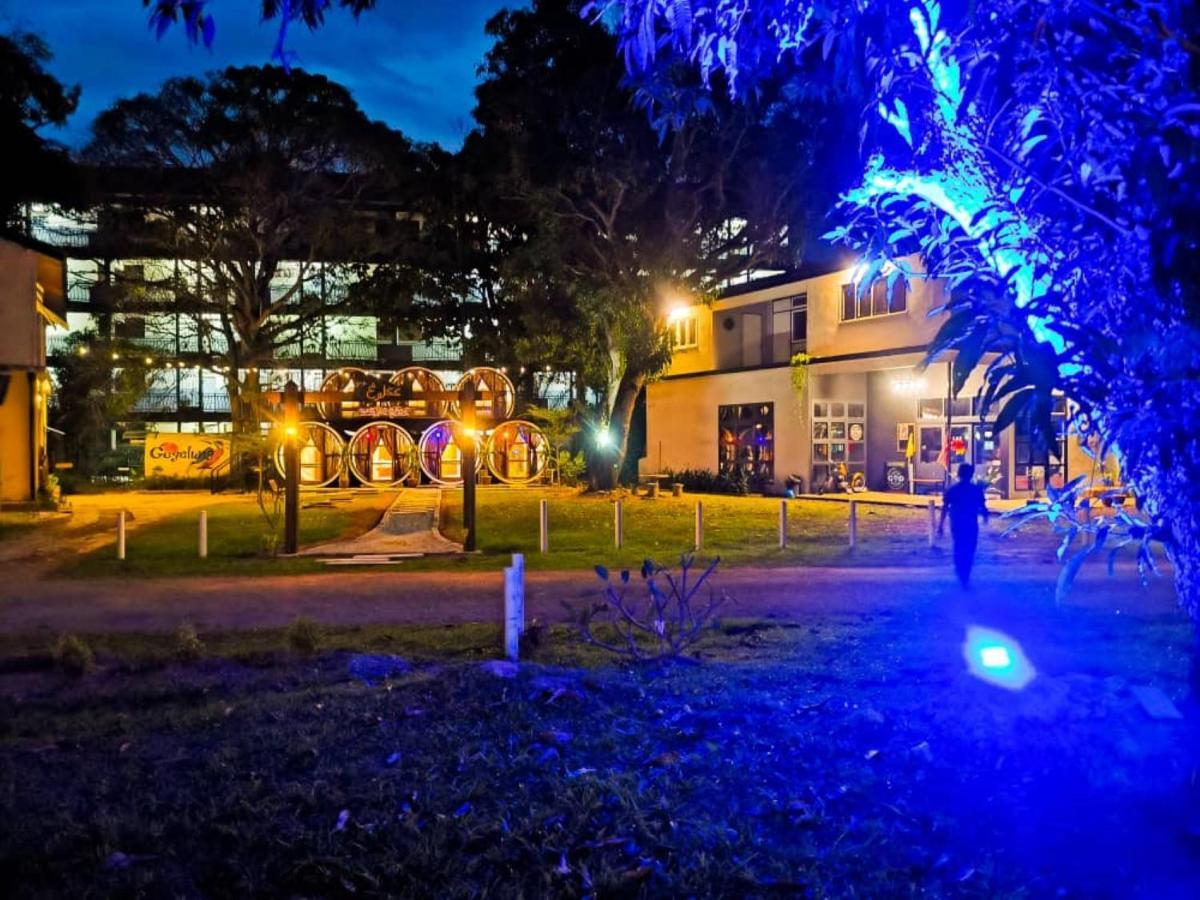 فندق Mango'S Park بورت ديكسون المظهر الخارجي الصورة